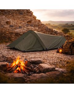 Snugpak Ionosphere IX Biwakzelt beim Camping mit Lagerfeuer in der Natur